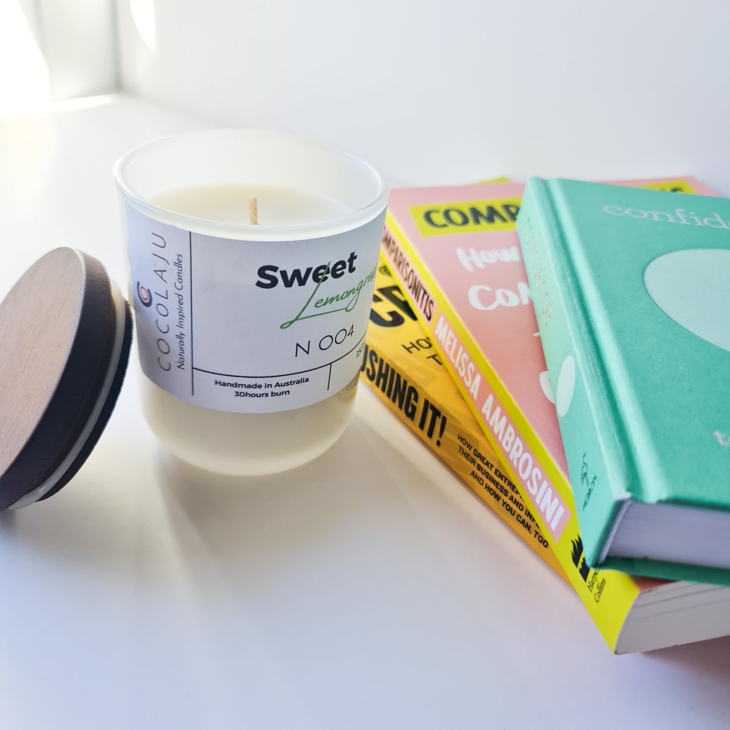 Candle-sweet lemongrass-cocolaju-books